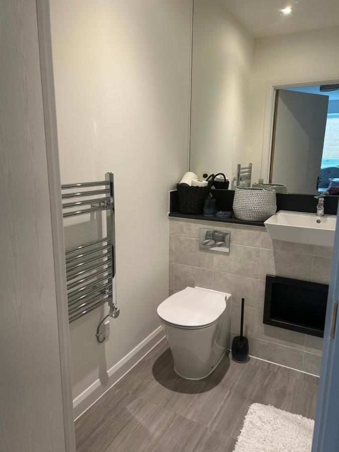 En-suite Double In A Shared Close To Séjour chez l'habitant Londres
